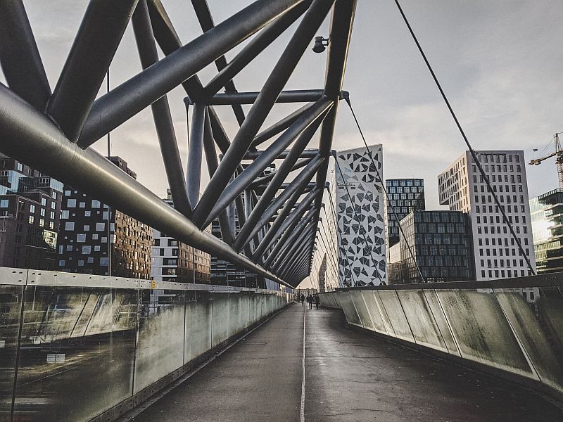 Städtereisen im Winter - Die Akrobatenbrücke in Oslo